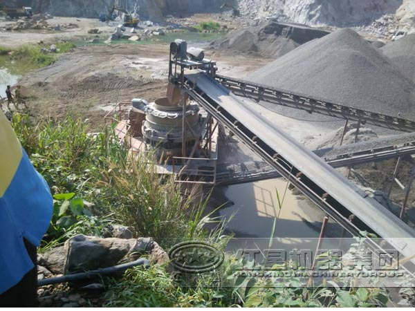 采石場破碎生產現場