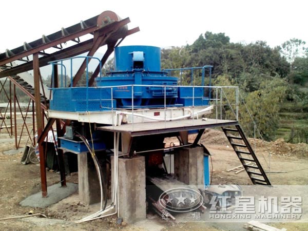 巖石制砂機生產現場