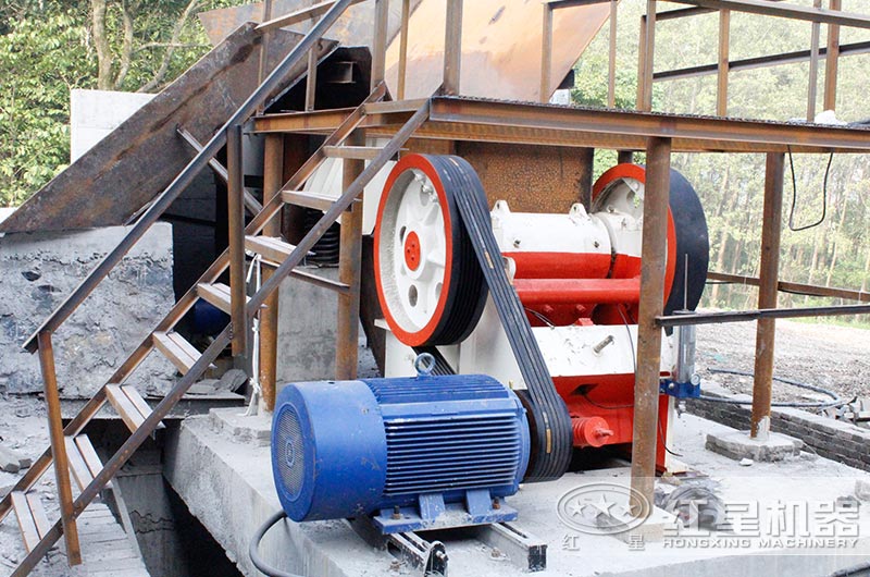 時產(chǎn)100噸混凝土碎石生產(chǎn)線現(xiàn)場實(shí)拍