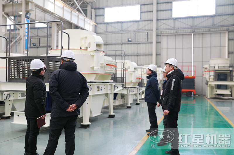 客戶來廠考察沖擊式制砂機設備