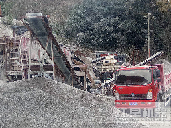 山石制砂機制沙現場