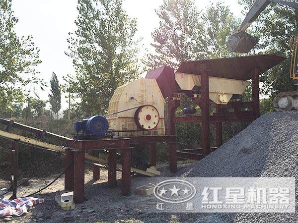 河南紅星新型錘破機(jī)生產(chǎn)現(xiàn)場(chǎng)