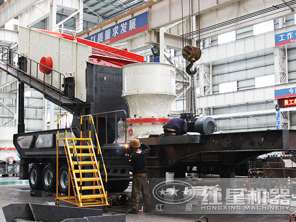 多組合車載移動(dòng)破碎機(jī)