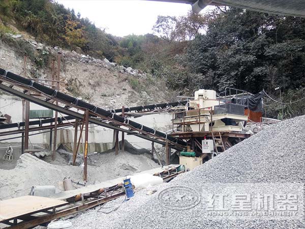 石頭碎沙機器作業現場