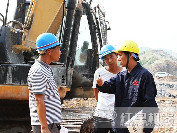 紅星技術工程師現場為用戶指導