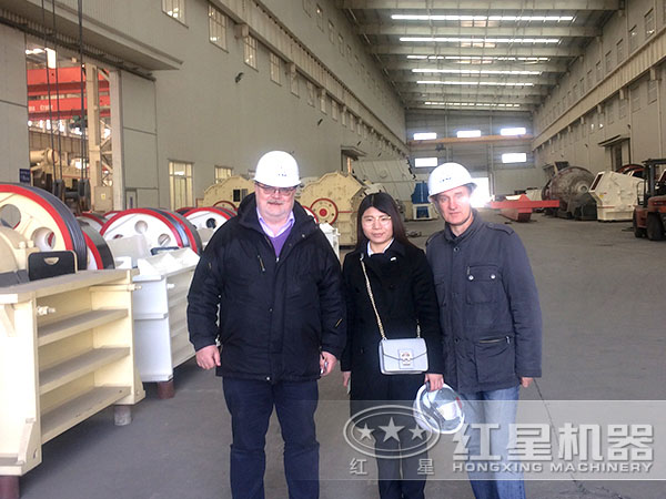 外國用戶前來廠區參觀選購