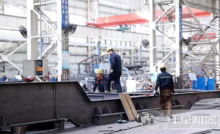 履帶石子機車間生產制造