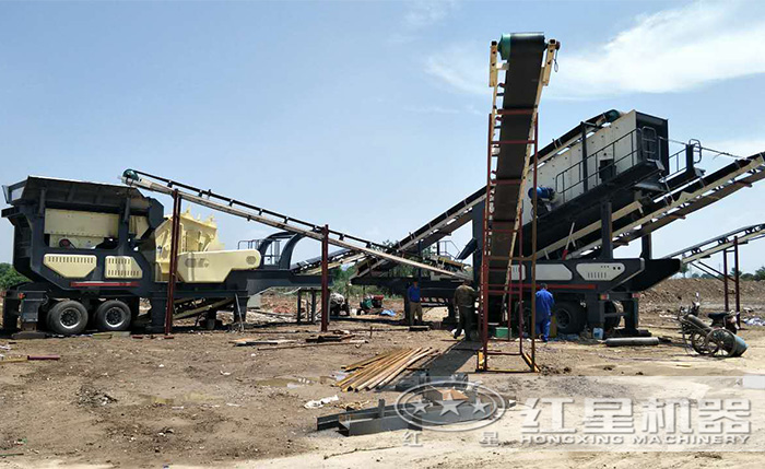 高質量移動破碎篩分一體機作業現場