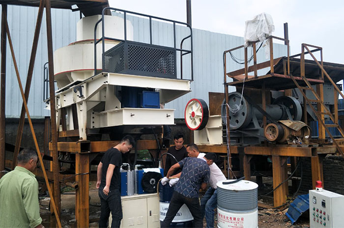 紅星滁州用戶鵝卵石制砂機安裝現場