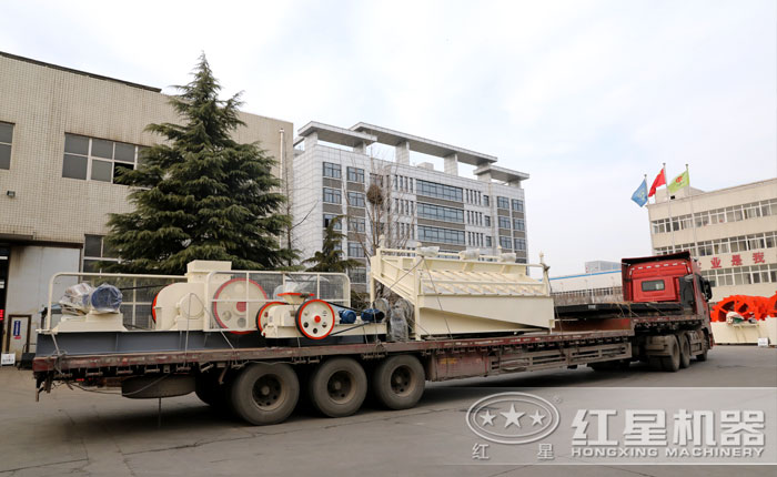 輥式破碎機(jī)設(shè)備發(fā)貨