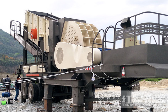 移動錘式破碎機客戶現場