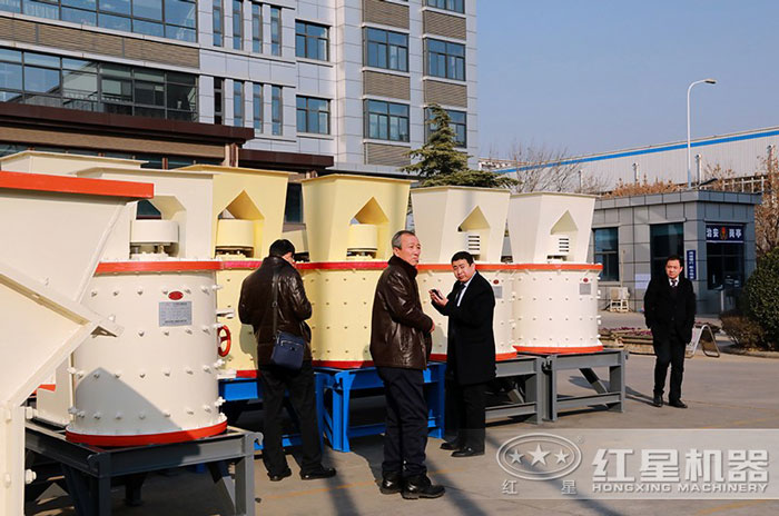 用戶來廠參觀試機