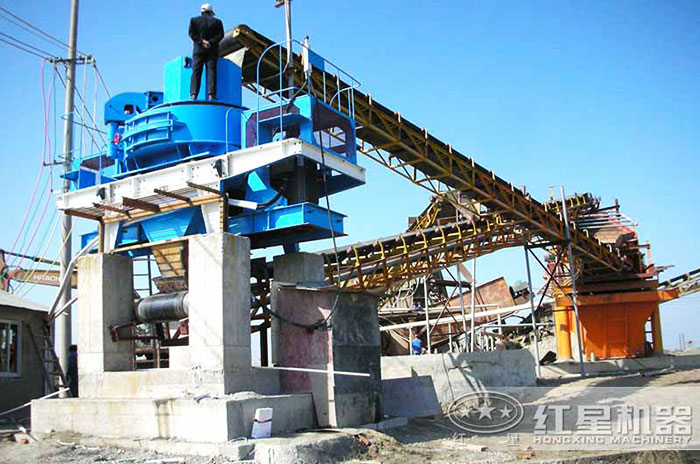 技術人員現場觀察河沙制砂機的作業情況