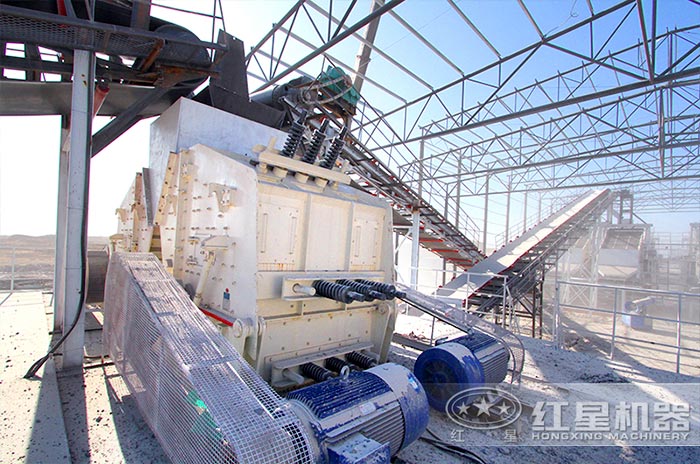 河北大型砂石場礦山破碎機現場