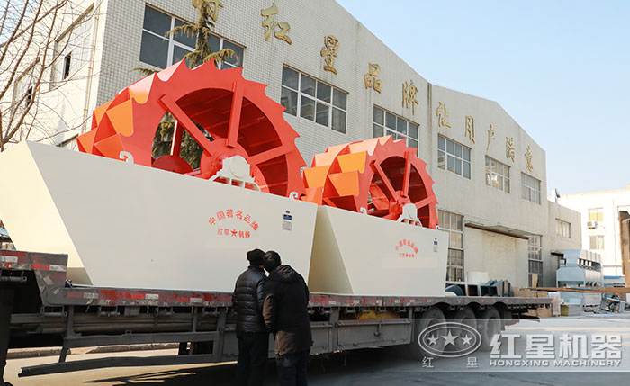 客戶到紅星機(jī)器廠區(qū)參觀設(shè)備