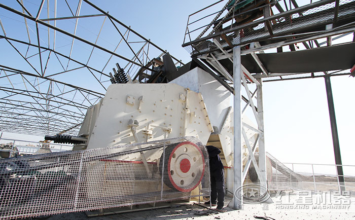 1320反擊式破碎機作業現場