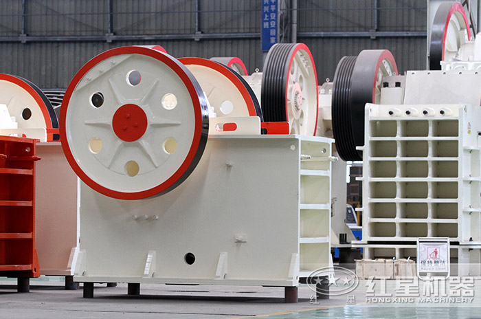 石英石破碎機側面圖