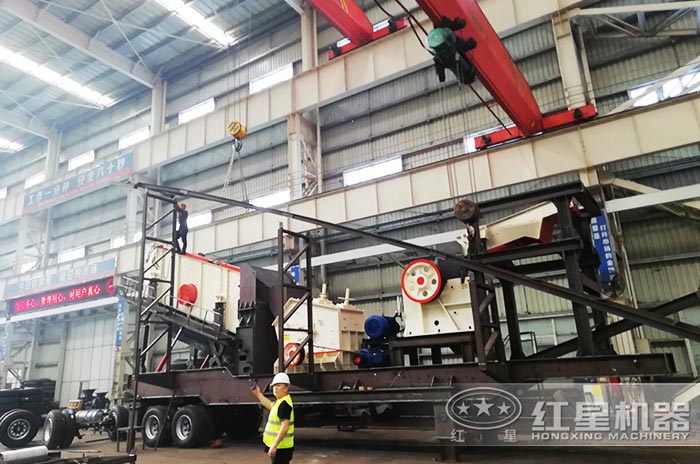 四合一設備生產車間