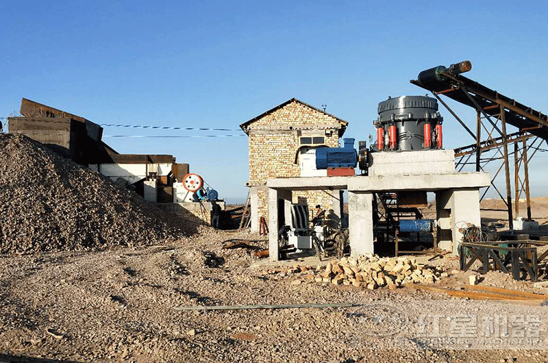 可加工河卵石的圓錐破碎機搭建現(xiàn)場