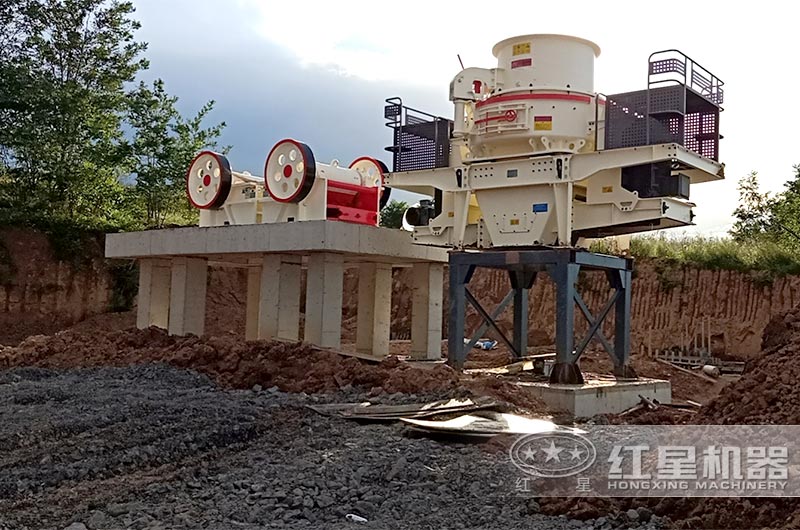 龍巖小型石料粉碎機生產(chǎn)線現(xiàn)場二