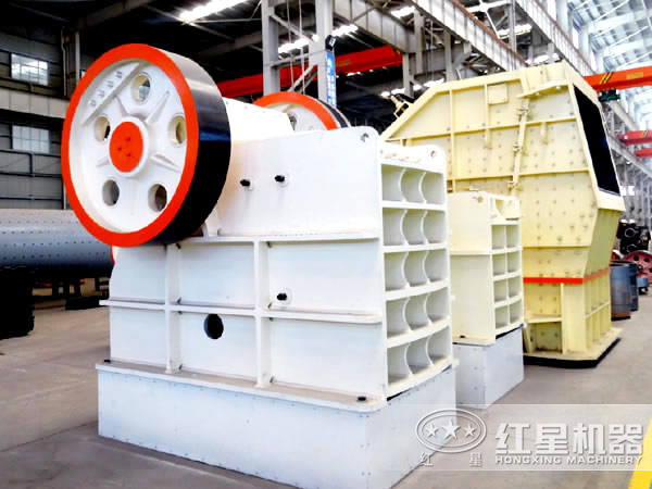 河卵石破碎機設備生產車間